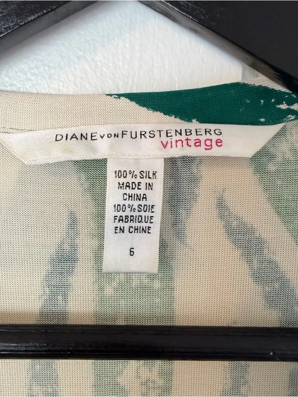 Diane Von Furstenberg Vintage Justin Silk Wrap Dress, Size 6 - Picture 2 of 4